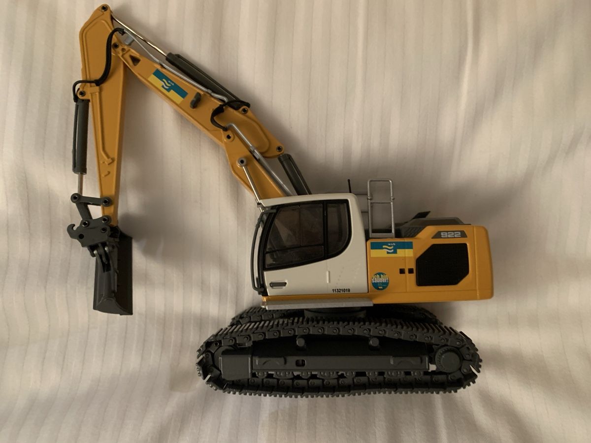 Liebherr Escavatori: Liebherr R 922 V Eberhard NEU! – Nuovo e nell'imballaggio originale da Birmenstorf AG venduto da Fhauri 1