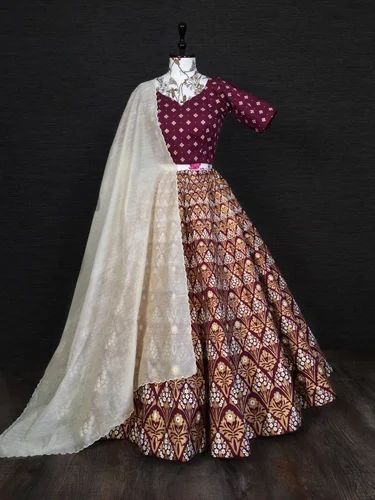 Vestiti: Lehenga NEW – Nuovo e nell'imballaggio originale da Les Acacias venduto da minnie6