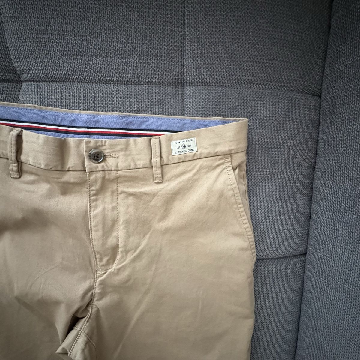 Tommy Hilfiger Pantaloni: Tommy Hilfiger Chino – Nuovo (secondo la descrizione) da Wallisellen venduto da ntroulis80 1