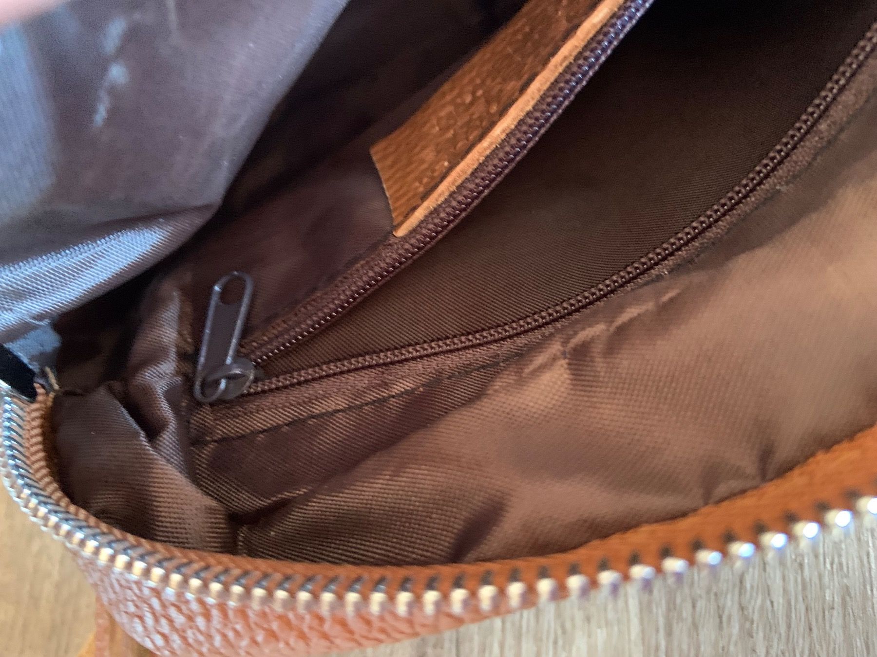Taschen für Damen: Echtleder Umhängetasche – Neu (gemäss Beschreibung) aus Sigriswil von ck56 4