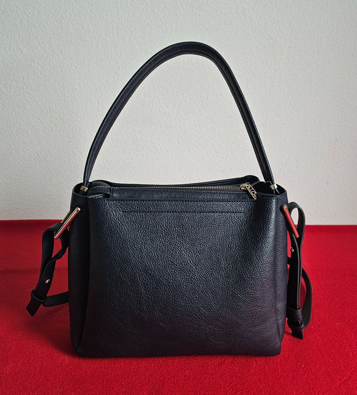 Tommy Hilfiger Taschen für Damen: ***TOMMY HILFIGER *** Hand od. Umhängetasche – Neu (gemäss Beschreibung) aus Bronschhofen von Xena37 1
