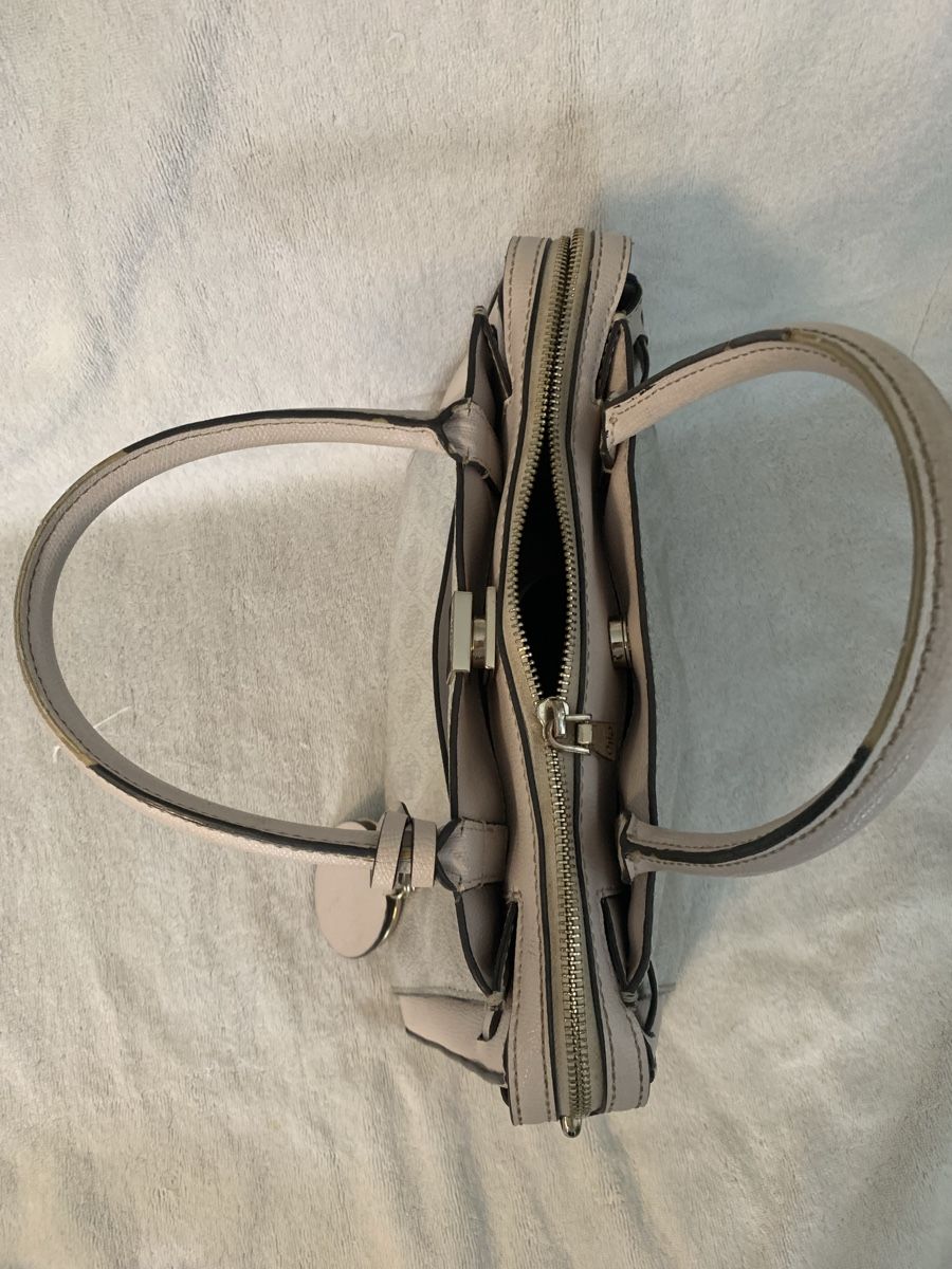 Guess Borse da donna: Guess Handtasche – Usato da Bergdietikon venduto da zor_856j 1