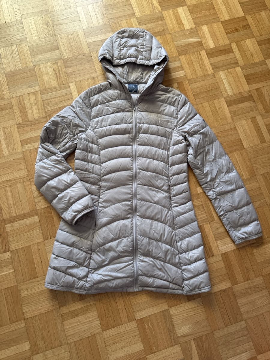 Vestes: Mongo Light Down Jacket Beige XS/S – D'occasion à Fällanden par emilyeheim