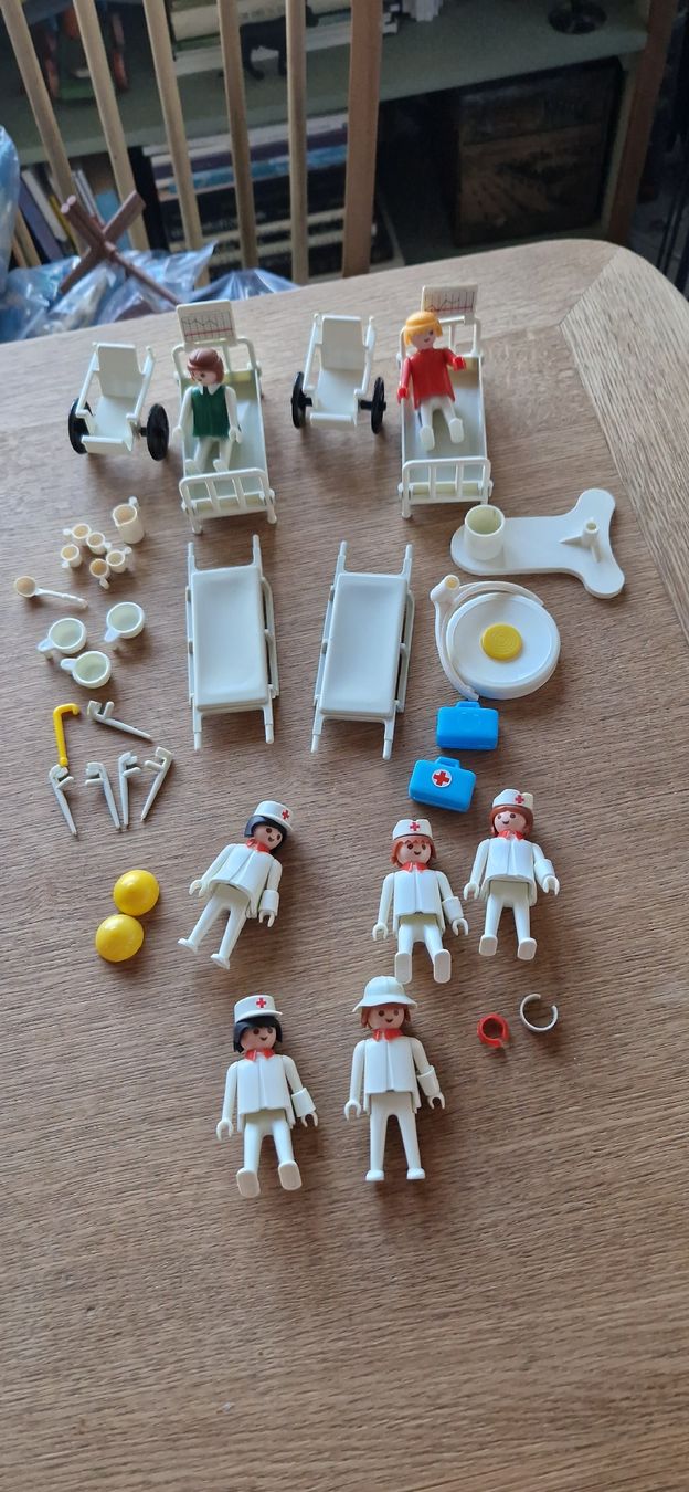 Playmobil Giocattoli: Playmobiles hôpital – Usato da Münchenbuchsee venduto da capa2014