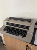 IBM Schreibmaschine Modell 670 X