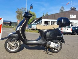 Piaggio Vespa LX 125 i.e. Roller Kat. A1 7.9kw jg. 2012  def