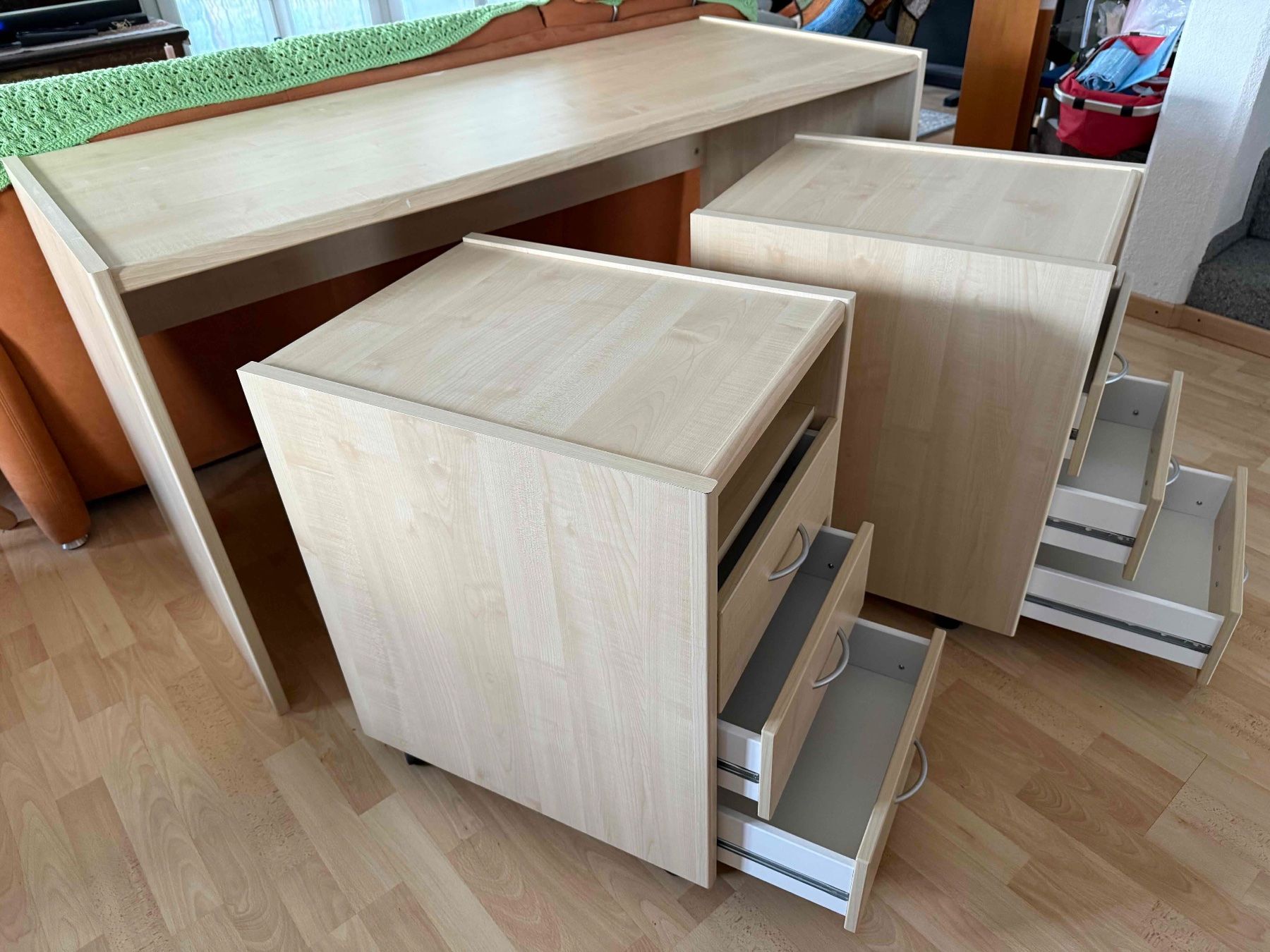 Bureaux: Schreibtisch mit zwei Rollkorpussen – D'occasion à Uetendorf par Alf05 4