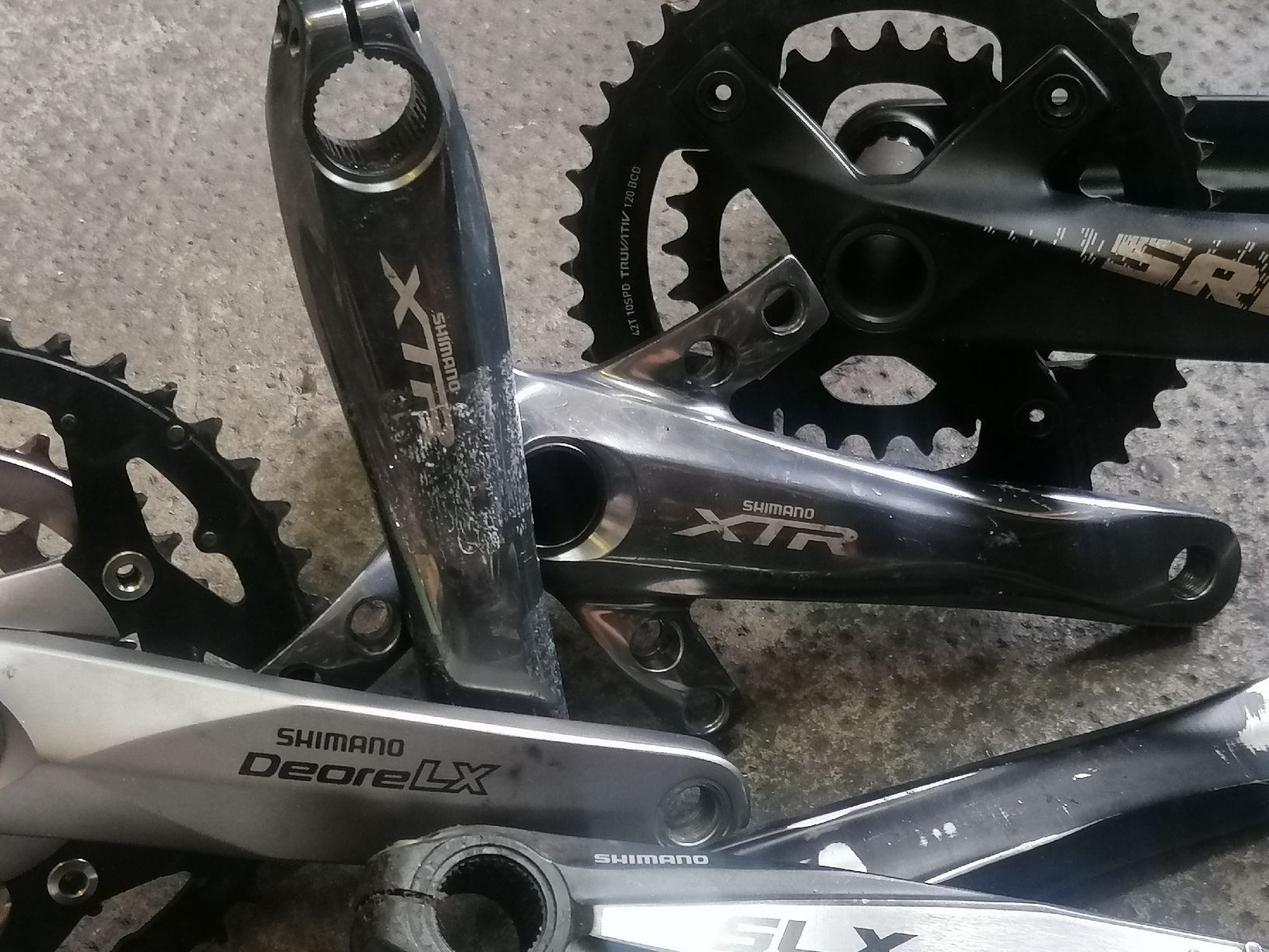 Shimano Ersatzteile: Lot de pédalier Shimano  – Gebraucht aus Lausanne von Frankenstein 4