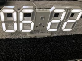 Digitaluhr LED 3D-Optik weiss Digitalanzeige