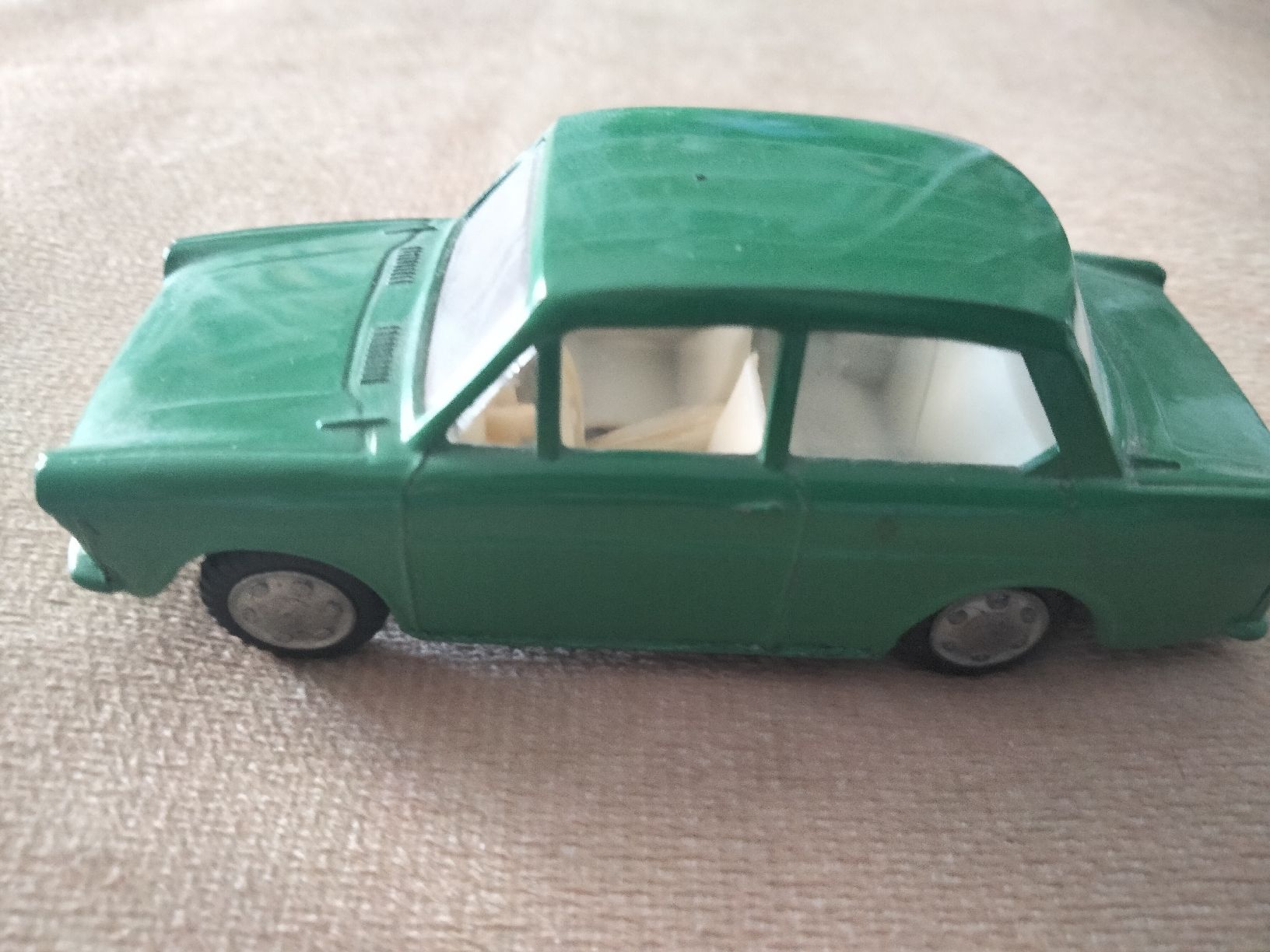 Daf Voitures modèles: Modellauto Lion Car DAF 33 Variomatic gruen – D'occasion à Küsnacht ZH par turtlehouse