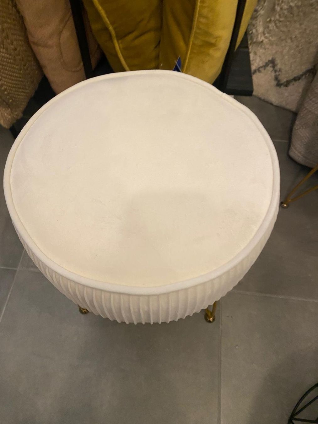Sgabelli: Fussstütze Polyester Metall – Nuovo (secondo la descrizione) da Arbon venduto da MaritK 1