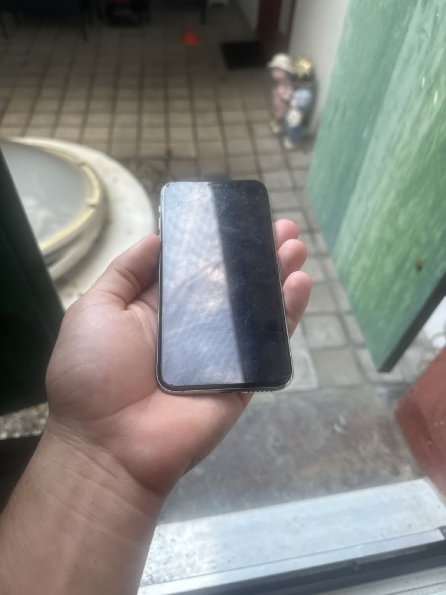 Apple Handys / Smartphones: Apple iPhone Rückseite beschädigt – Gebraucht aus Bad Zurzach von jan_mc2f 1