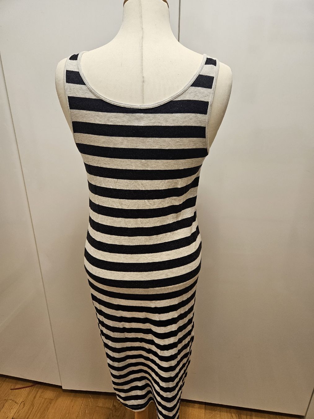 H&M Kleider: Geripptes Bodycon Kleid H&M Gr. L – Neu (gemäss Beschreibung) aus Zürich von ColdCoffee 2