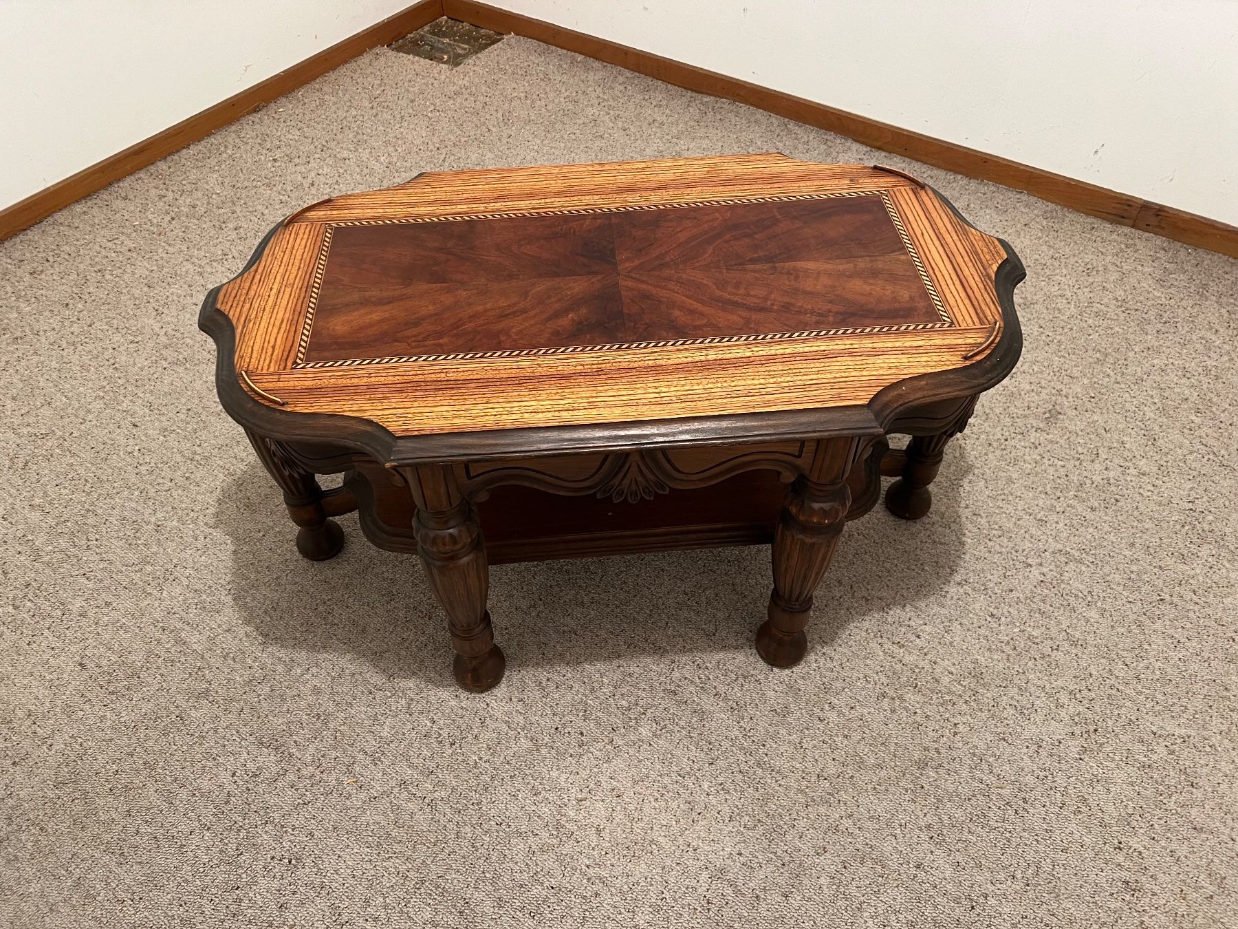 Tavoli: Kaffee Tischchen (Coffee Table), antik – Usato da Thalwil venduto da Chris0123