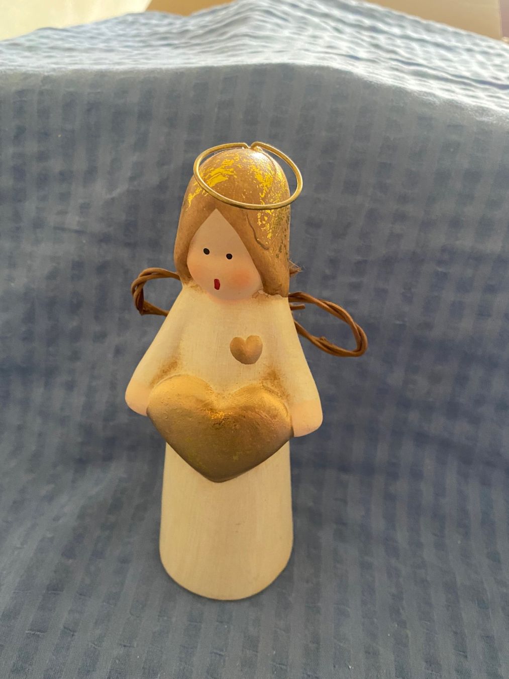 Figurines: Engel mit Herz Höhe ca 15cm – D'occasion à Allenwinden par Obalu