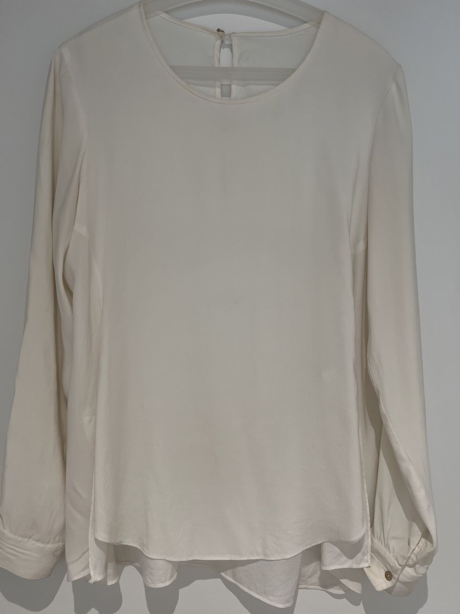 Blusen: Bluse reine Seide Gr 38 offwhite – Gebraucht aus schaan von Ak9jg8