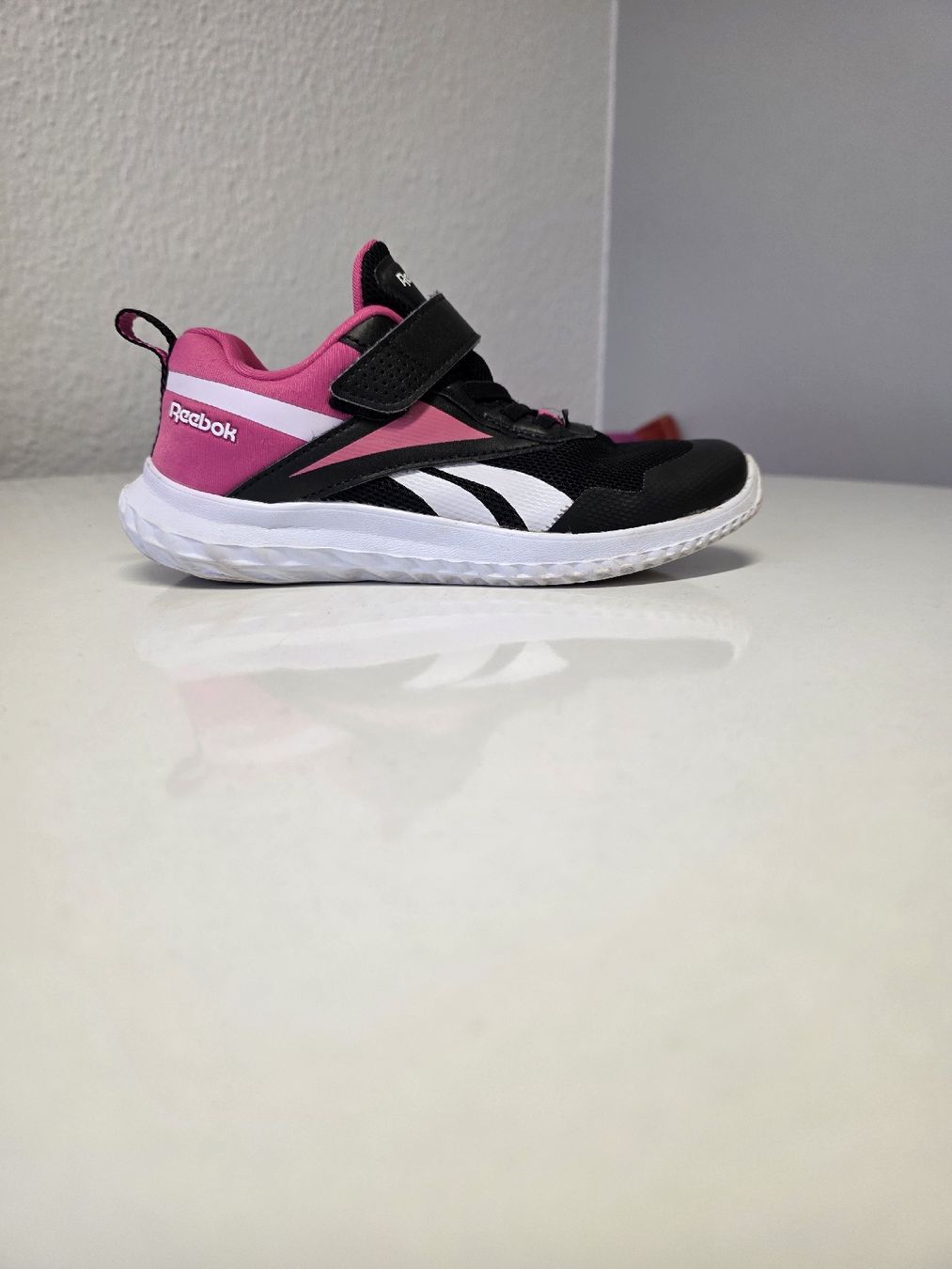 Scarpe per ragazze: Reebok Turnschuhe Nr.32 – Usato da Suhr venduto da MrvicaAG 2