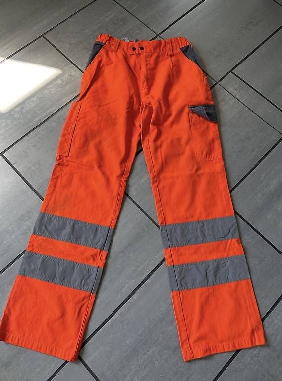 Pantaloni: Arbeitshose – Usato da Niedergösgen venduto da 7591 1