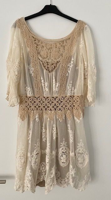 Kleider: Alberta Ferreti lace dress – Gebraucht aus Dallenwil von ZD2019