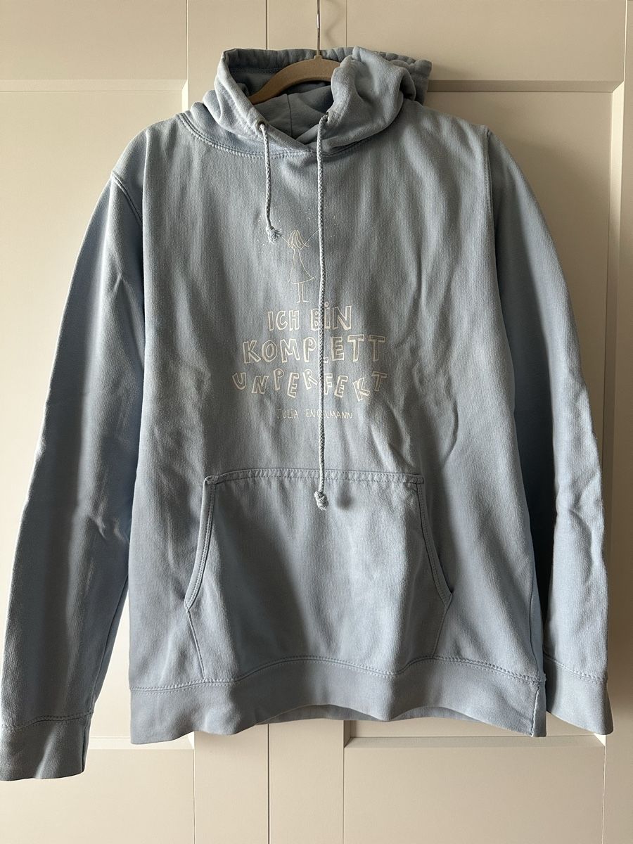 Maglioni & Felpe: Hellblauer Hoodie - "Ich bin komplett unperfekt" – Usato da Wetzikon ZH venduto da eli_k7fq
