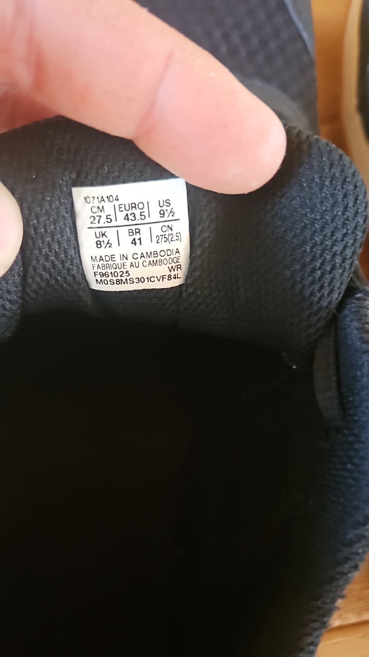 Asics Herrenschuhe: Asics Hallenschuhe – Gebraucht aus Rafz von Thomas1604 1