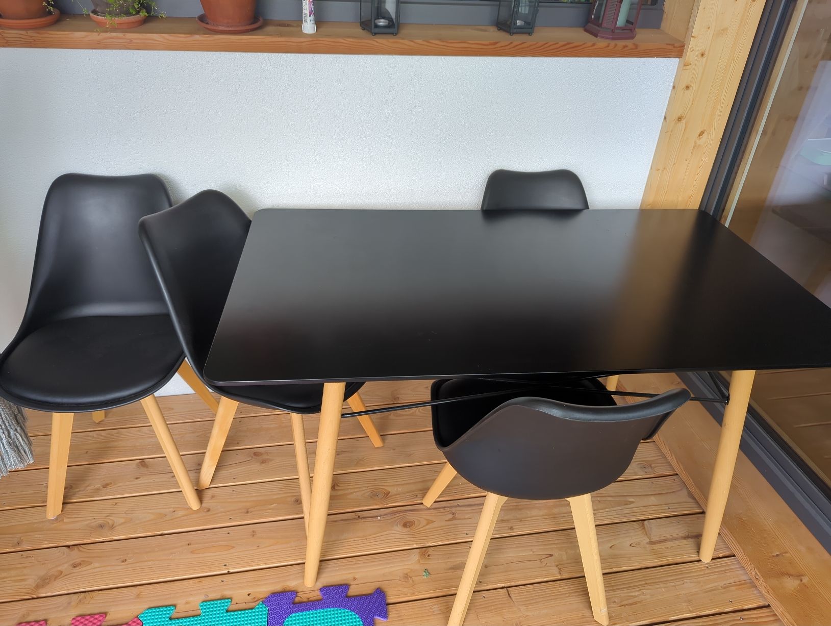 Tables: Tisch mit 4 passenden Stühlen  – D'occasion à Davos Dorf par Frantschesque