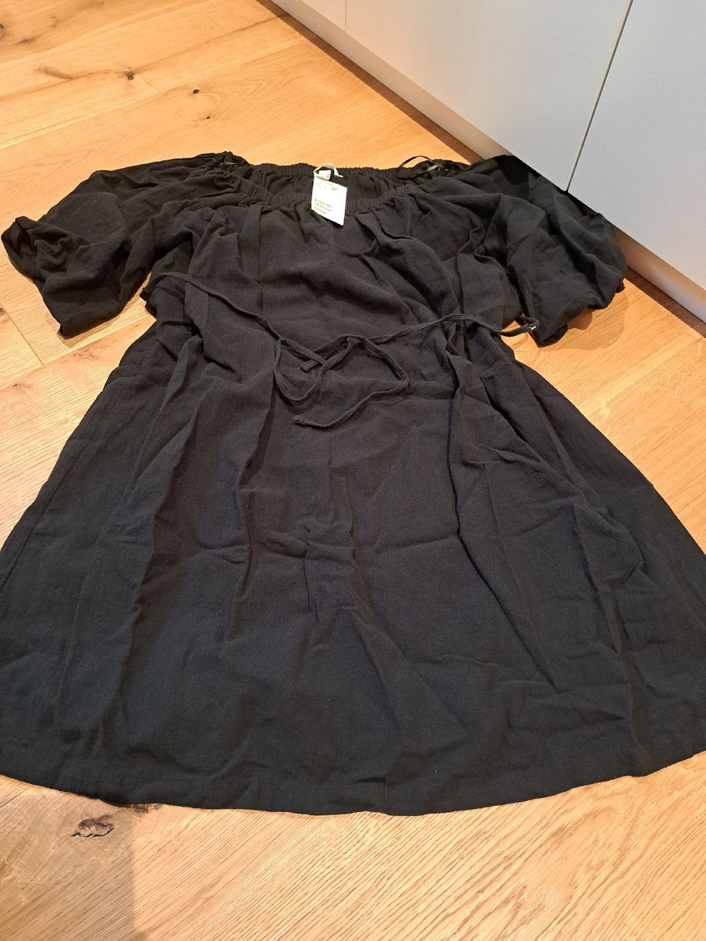 H&M Vestiti: Mama Off-Shoulder Kleid H&M, Gr. S, NEU – Nuovo e nell'imballaggio originale da Zell LU venduto da starlight_