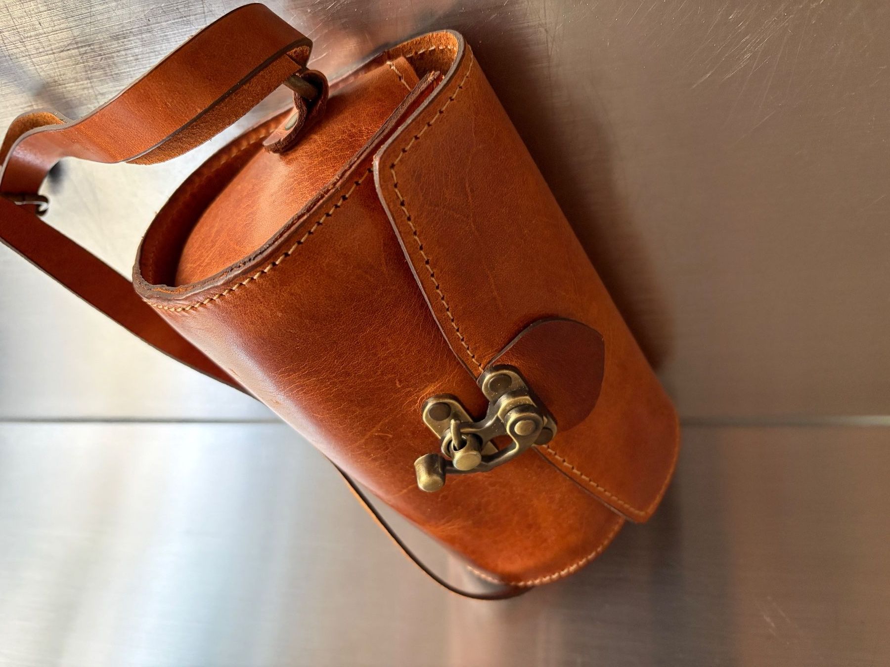 Borse da donna: Leder Umhänge - Tasche rund – Usato da St.Gallen venduto da Boergie 7