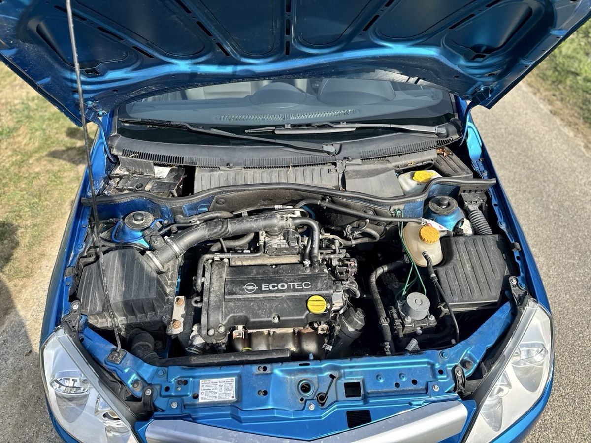 Opel Automobili: Opel Tigra 1.4 Cabriolet – Usato da Raperswilen venduto da Quirinvolpez 4