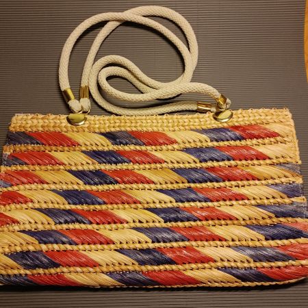 Schöne, Bunte TASCHE aus Korbgeflecht.  (Strandtasche) Italy