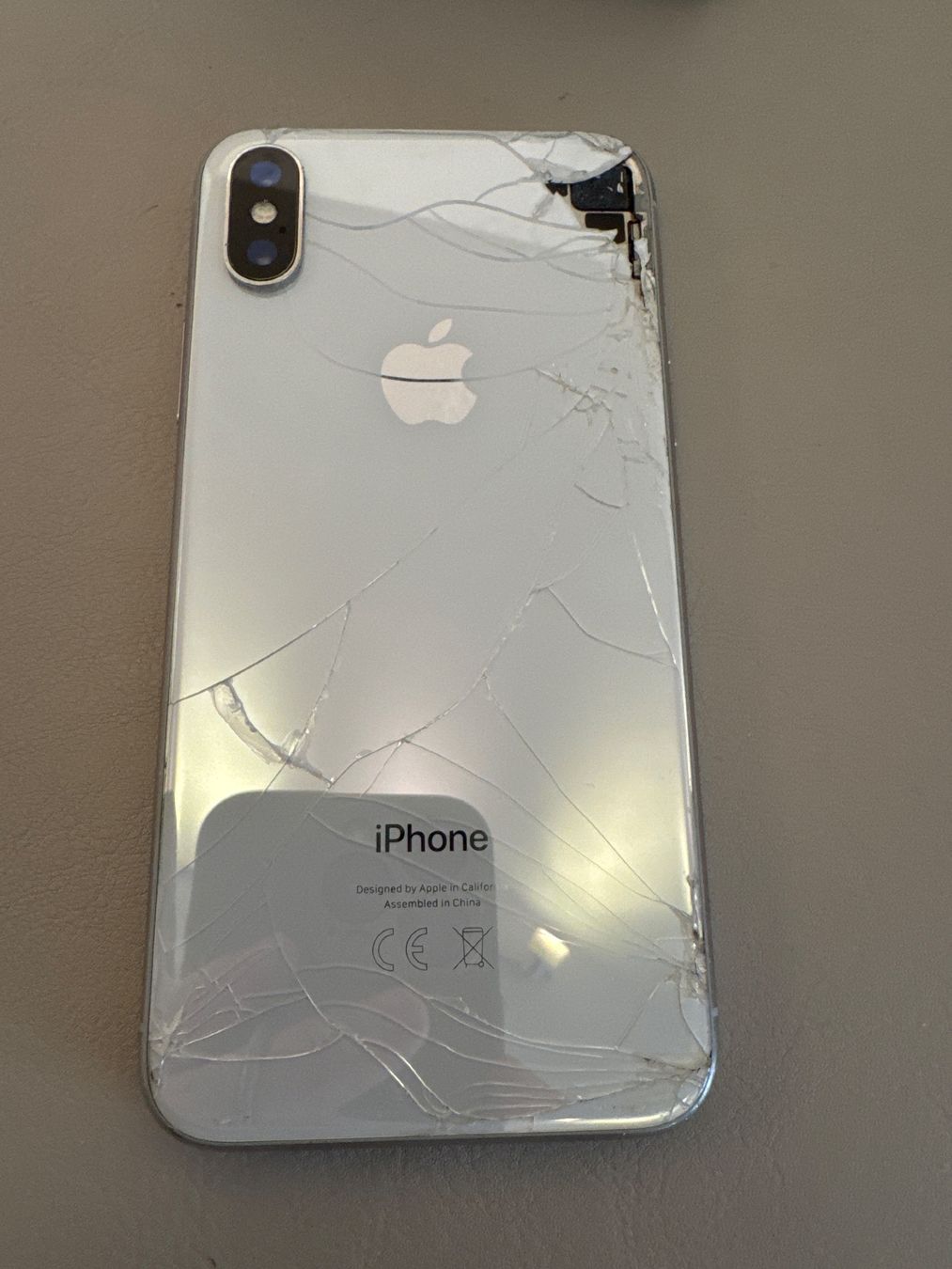 Apple Handys / Smartphones: iPhone X Akku 95% – Defekt aus Adliswil von Busys 1