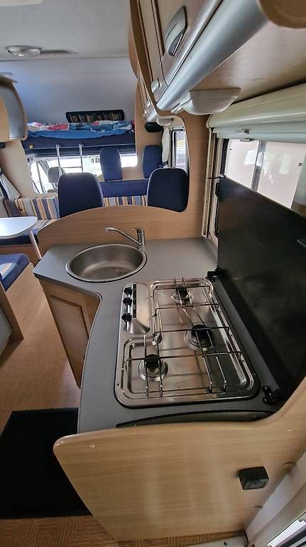 Veicoli da campeggio: Camper Roller Team Auto-Roller 7 Maxi – Usato da Salorino venduto da lor_6qhh 2