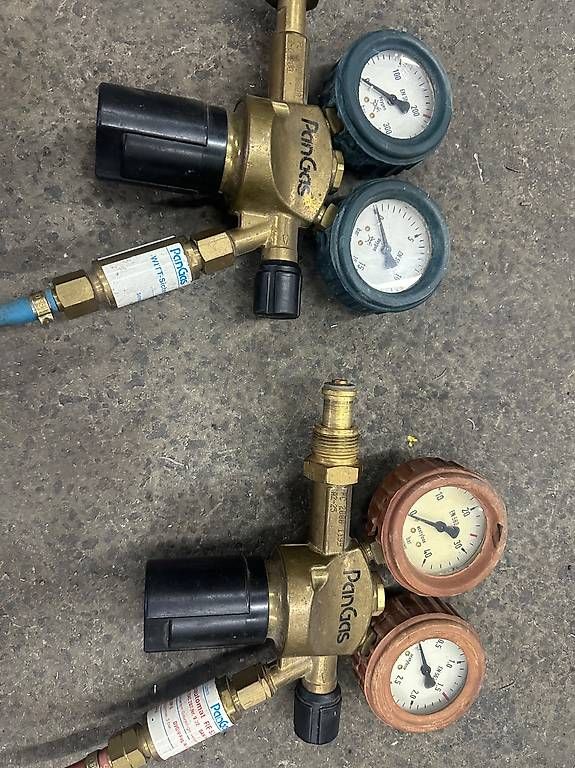 Saldatori: Autogen Anlage inkl. Manometer  – Usato da Aathal-Seegräben venduto da rom_cg7q 1