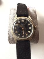 Urech Vintage Uhr – schwarzes Ziﬀerblatt mit kleine Sekunden