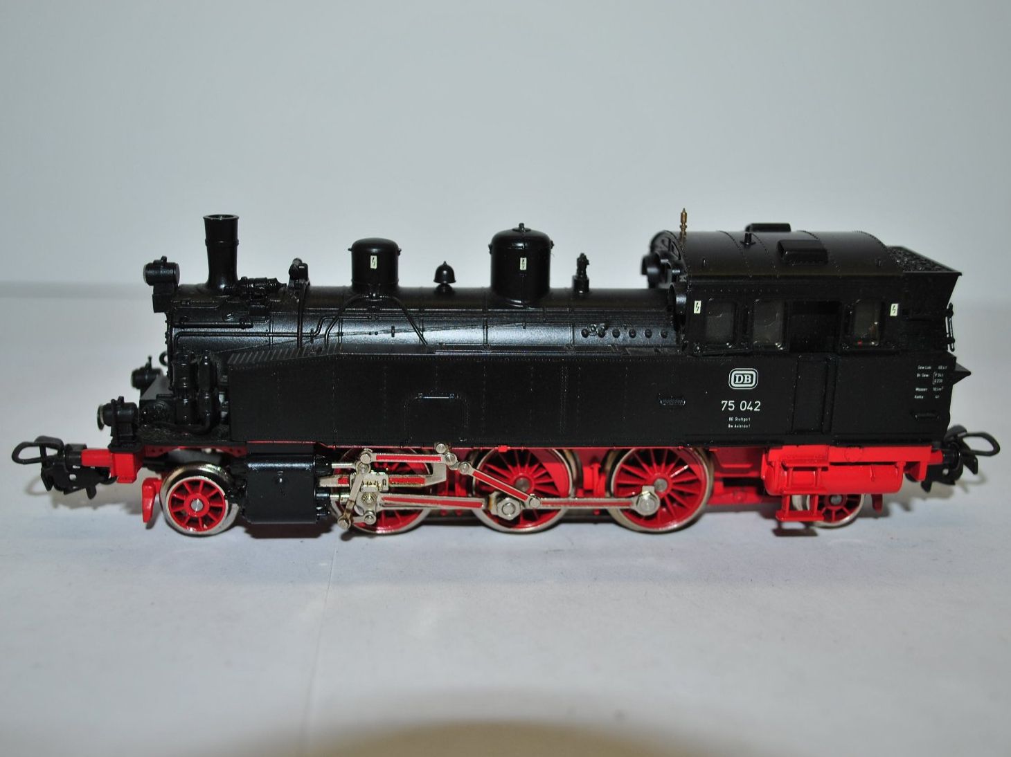 Märklin Modellini di ferrovie: Märklin Dampflok DB (CSK1682) – Usato da Aarwangen venduto da Bahnsupport