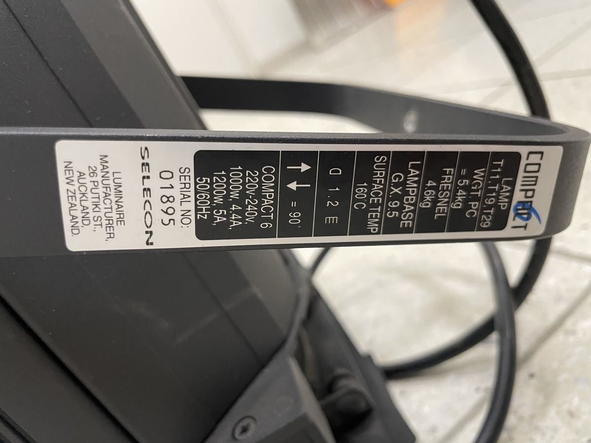 Lampade: Scheinwerfer Selecon 1000W – Usato da Hittnau venduto da pianokeller 3