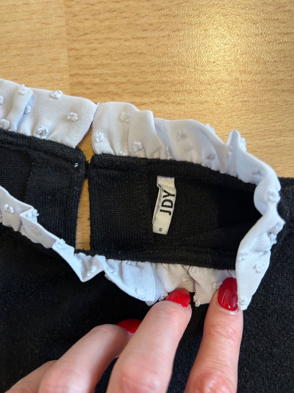 Maglioni & Felpe: Pullover mit Rüsche Grösse S – Usato da Biel/Bienne venduto da SandraDG 1