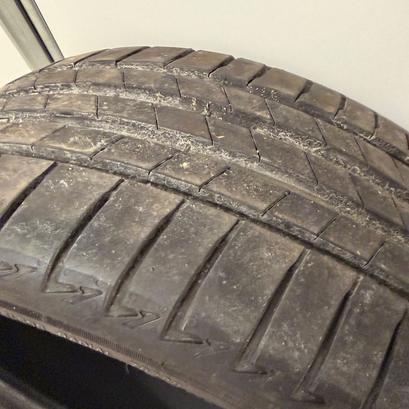 Pneus & Roues: BRIDGESTONE TURANZA 225/40R19 DOT49/22 – D'occasion à Dussnang par Struga44 1