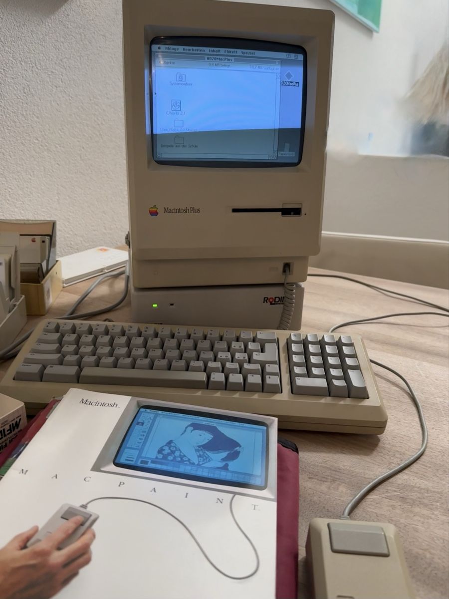 Apple PC: Apple Macintosh Plus mit 20 MB Harddisc und Tasche – Usato da Thalwil venduto da mabara42 4