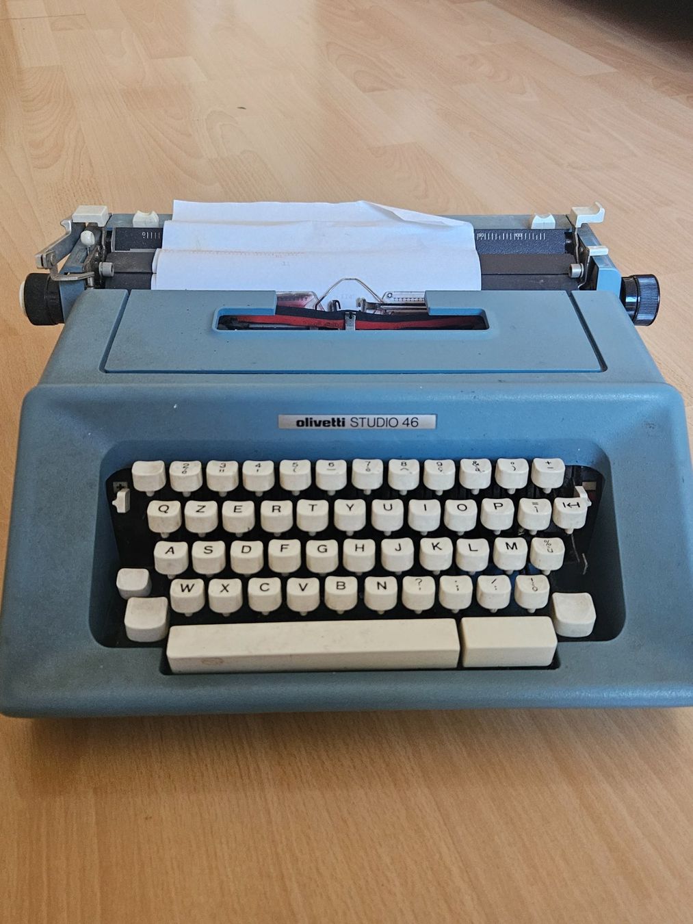 Olivetti Macchine da scrivere: Olivetti Studio 46 Schreibmaschine – Difettoso da Basel venduto da meg65 1