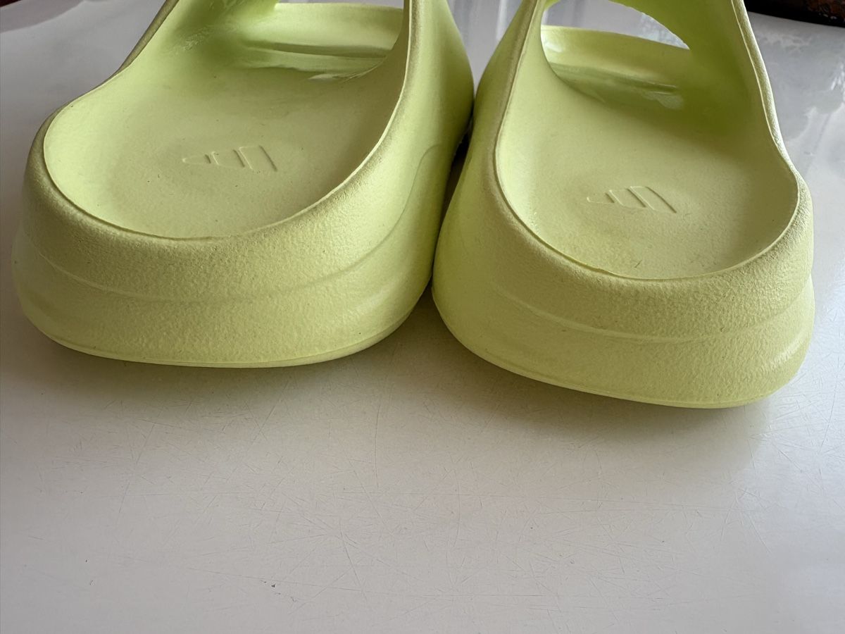 Altro in  Abbigliamento & Accessori: Neon-gelbe Pantoletten Slides, 39/40 – Nuovo (secondo la descrizione) da Zürich venduto da Auschra1 3