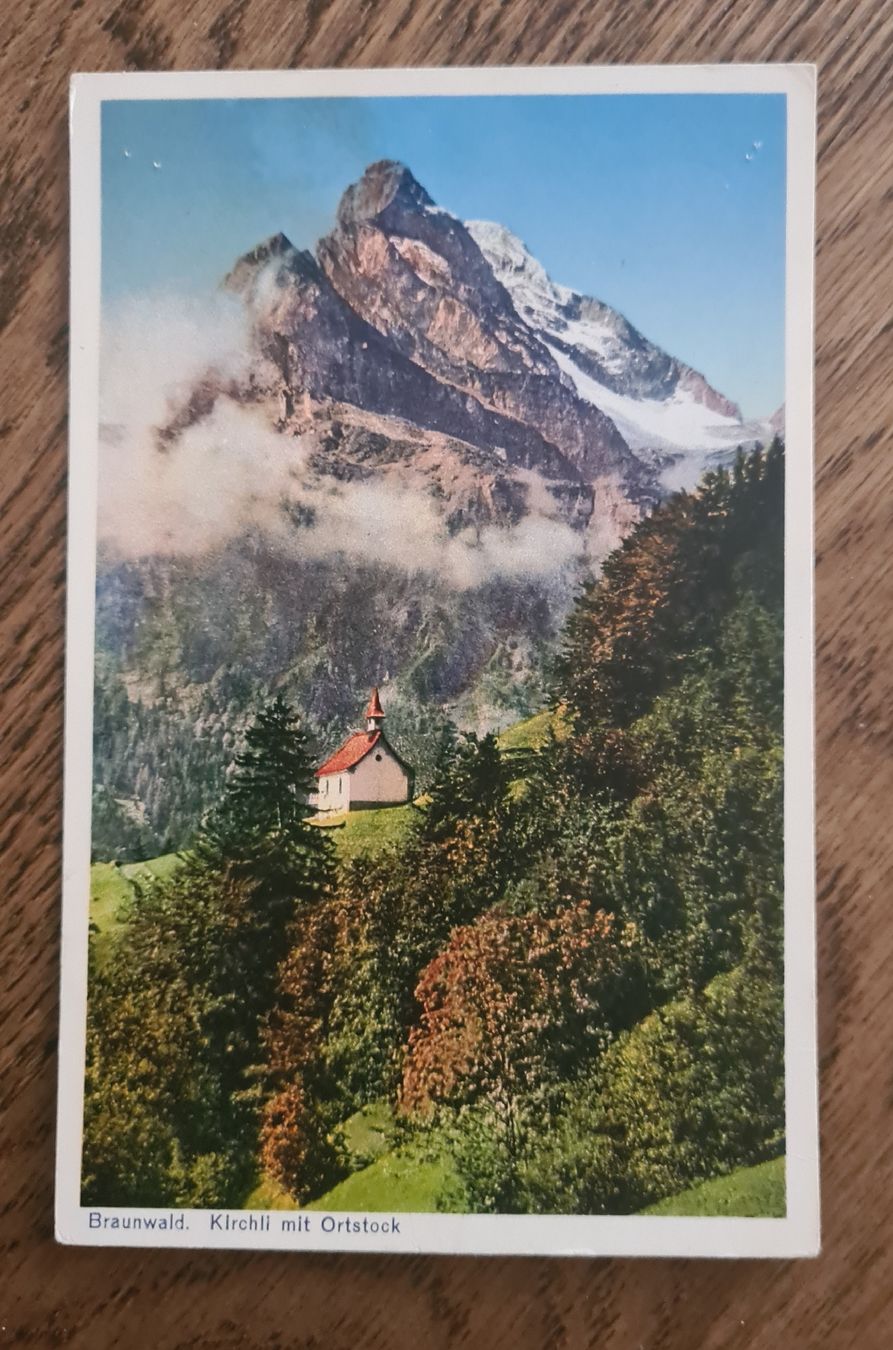 Cartoline postali: Braunwald Kirchli mit Ortstock – Usato da Ebikon venduto da Donar50