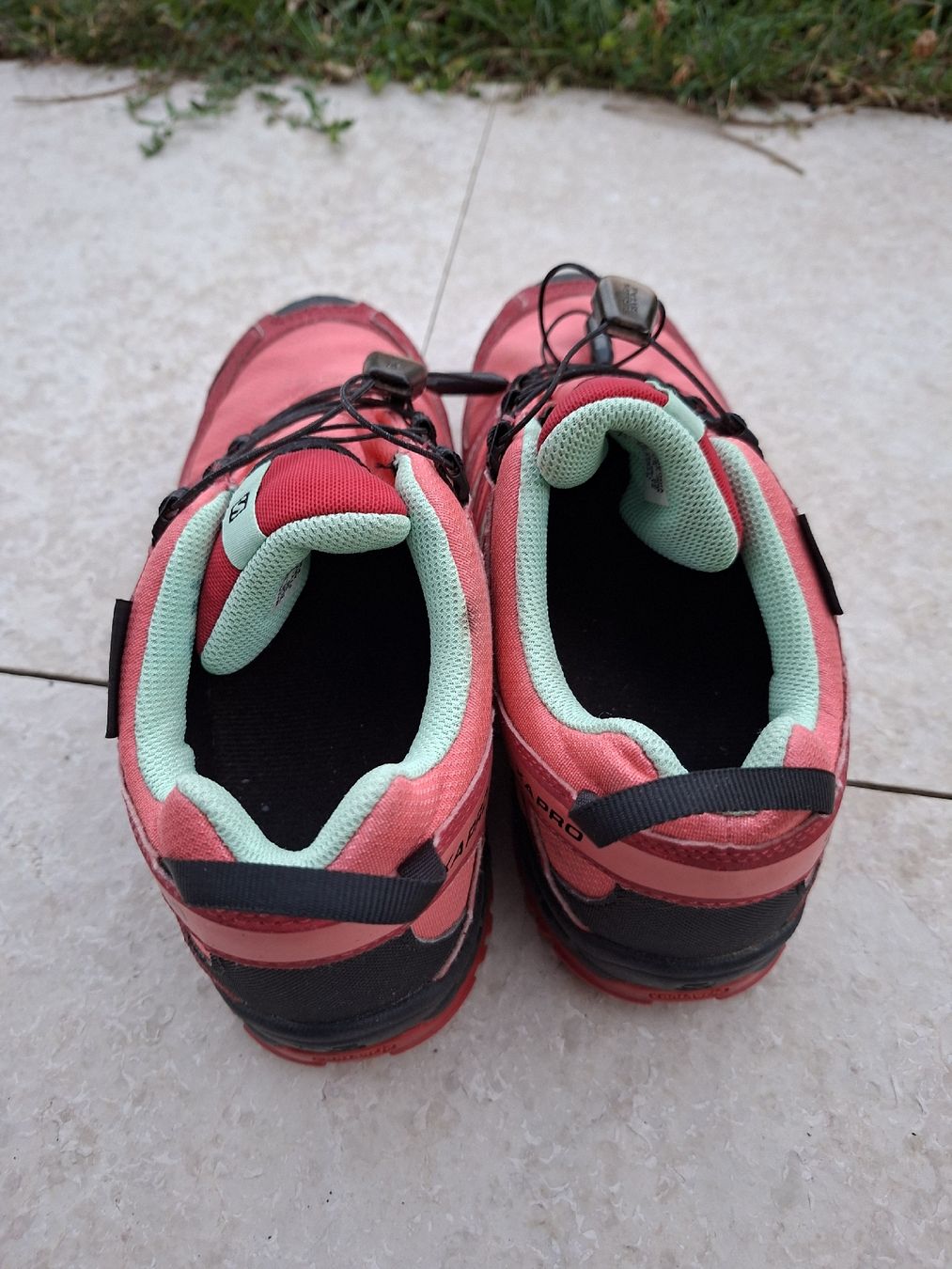 Salomon Scarpe da donna: chaussures de marche salomon taille 36 – Usato da Chavannes-de-Bogis venduto da senator635 2