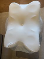 Ergonomisches Nackenkissen weiss guter Zustand neuwertig