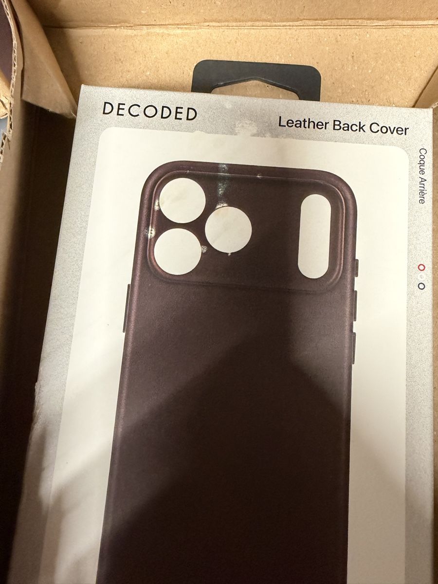Covers & Schutzfolien: Beschädigte Decoded Lederhülle iPhone 17 Pro – Neu (gemäss Beschreibung) aus Grüningen von kaelstrom69 3
