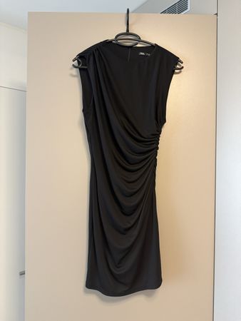 Zara Damenkleid Schwarz Grösse M