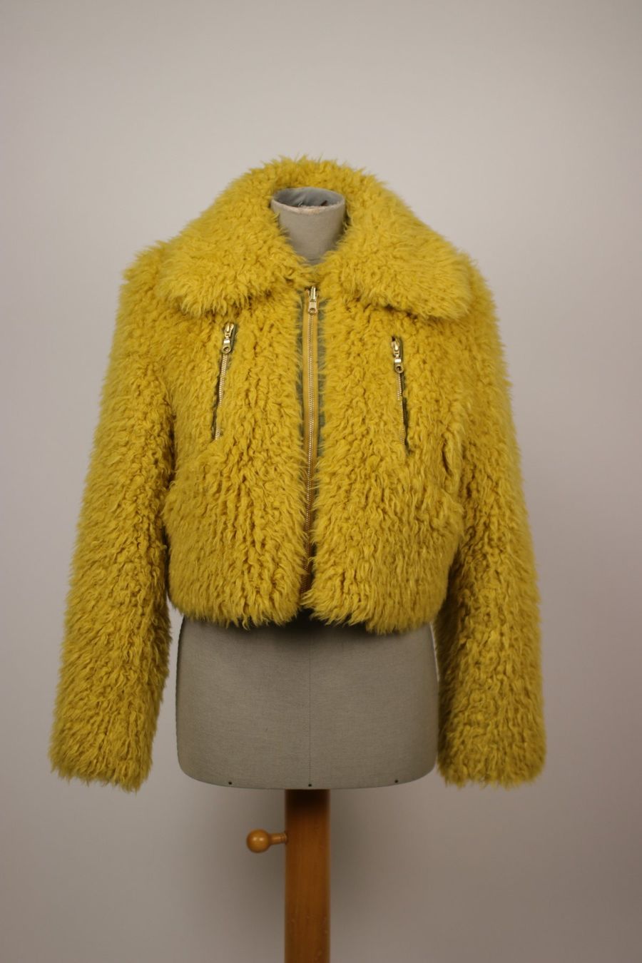 Kenzo Giacche: 1990s cropped Kenzo Fluffy Jacket - Size S-M – Usato da Hombrechtikon venduto da BAZ-Vintage 5
