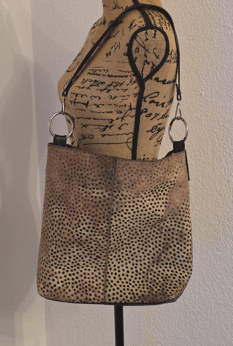 Sacs femmes: NIKA Handtasche, Echtleder – D'occasion à Rheinsulz par Gilea 2