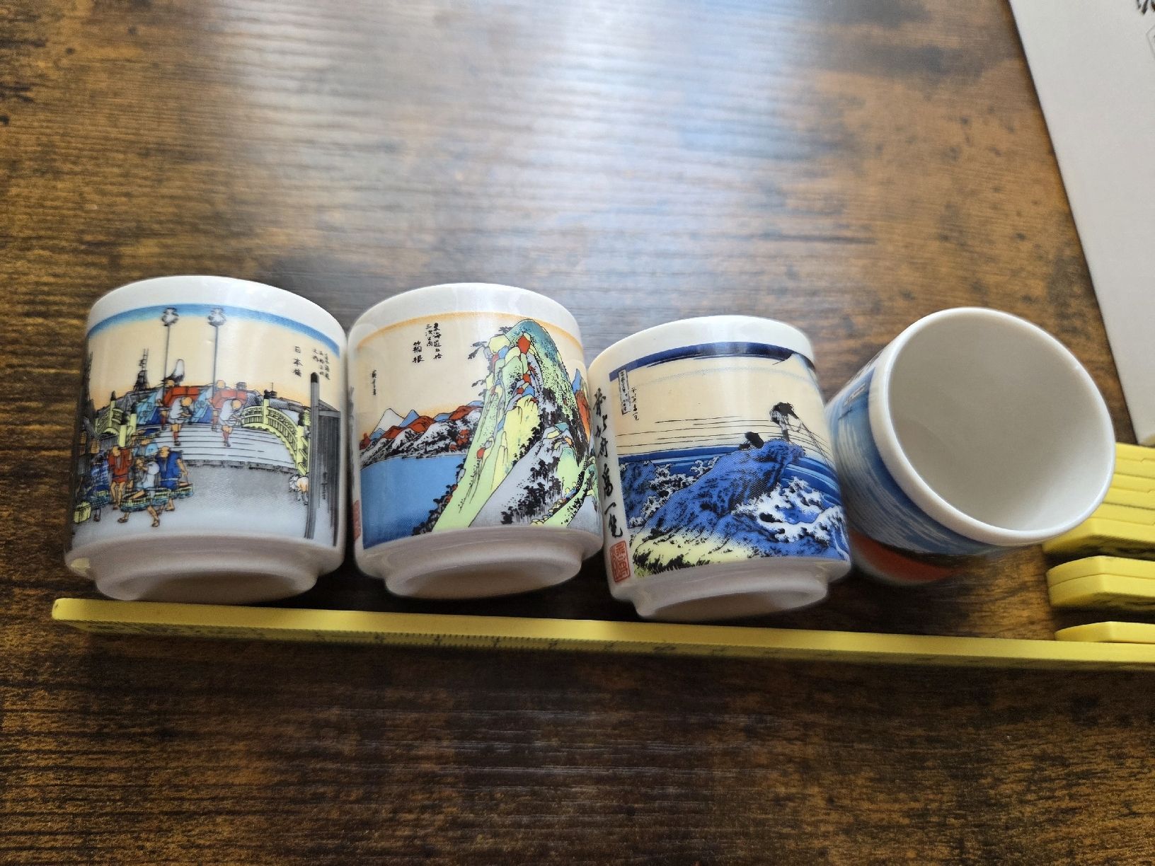Tassen: Sake Cups 5pc Japanese Art Ukiyo-e Design Ceramic Set – Gebraucht aus Winterthur von Maricels_Boutique 5