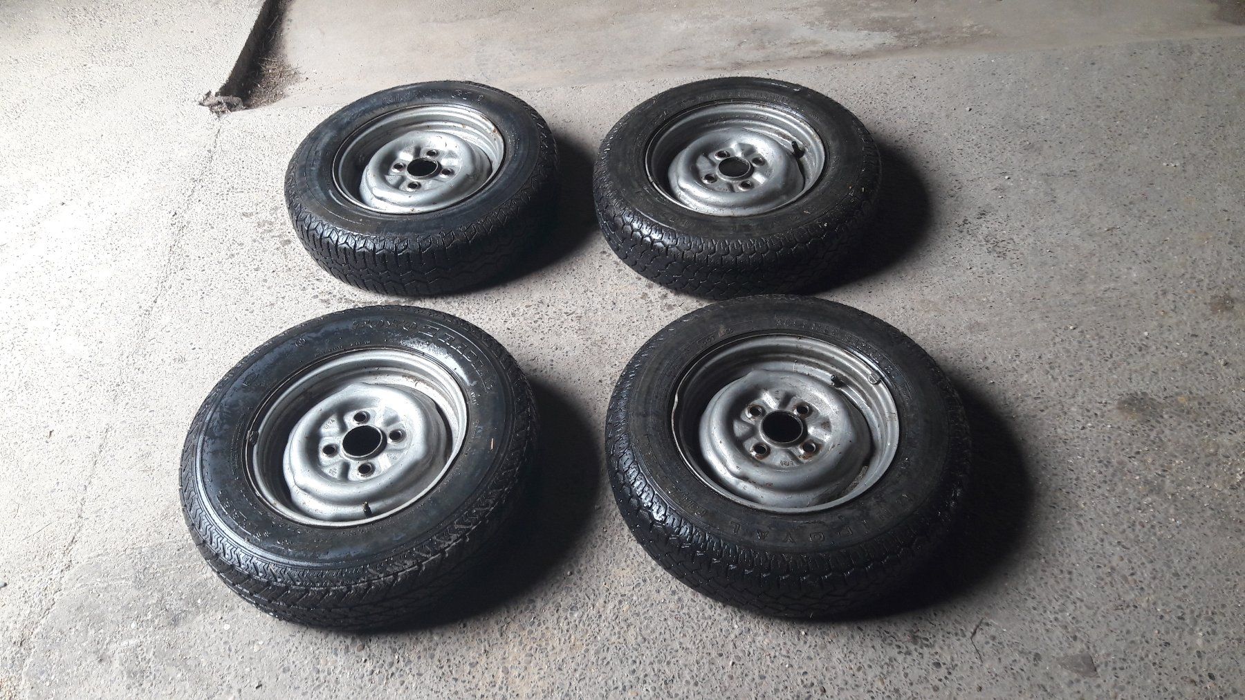 Jantes: Auto Komplettes Rad 4.00x12 – Neuf avec emballage d'origine à Laufen par Mann455 1